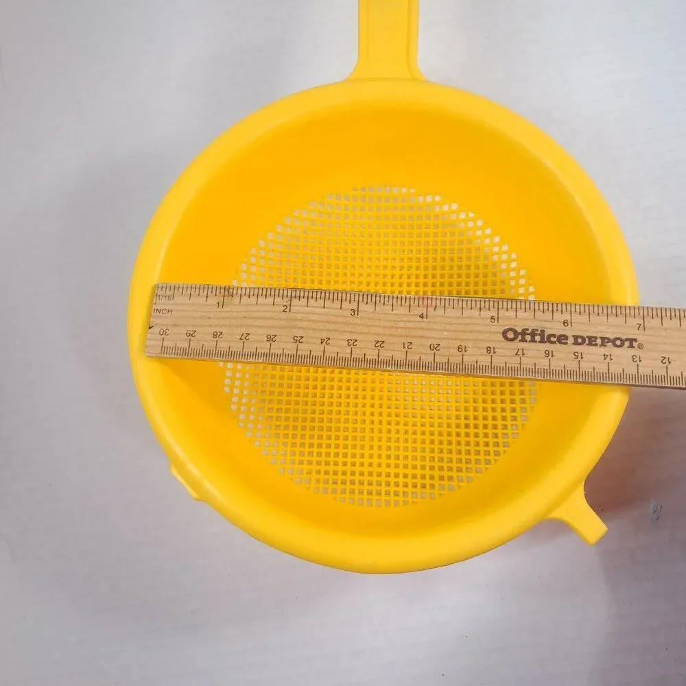 Vintage Action Ind Inc Yellow Plastic Colander Strainer Handle‎ Cheswick, PA